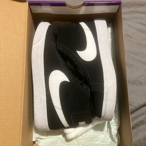 Women Nike SB Zoom Blazer Mid shoes